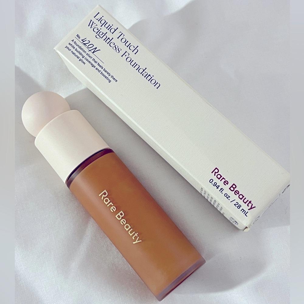 Rare Beauty Liquid Touch Weightless Foundation